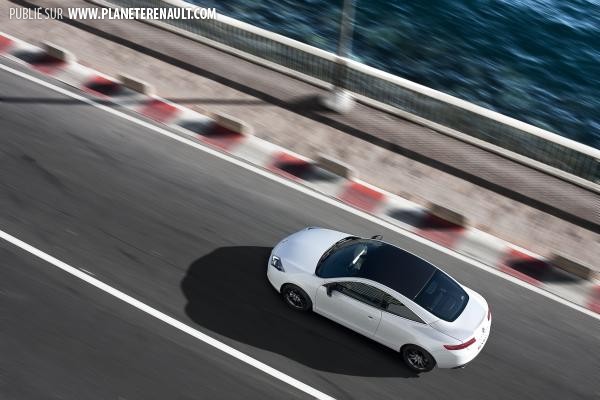 Laguna Coupé 2012