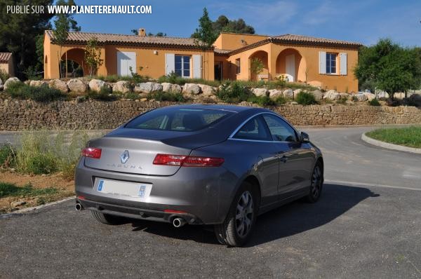 Laguna Coupé Black Edition