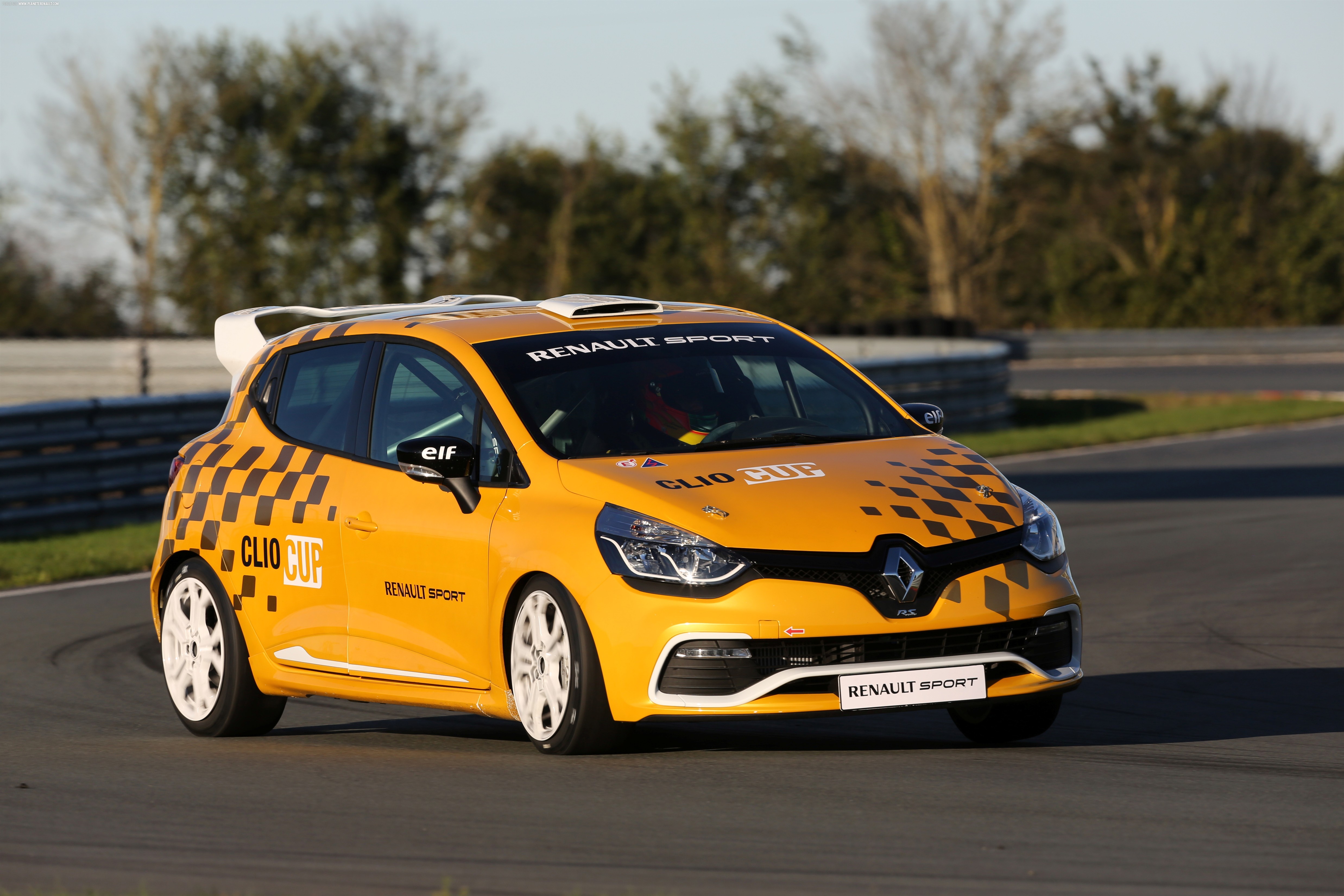 Clio4_RS_CUP_RACE.jpg