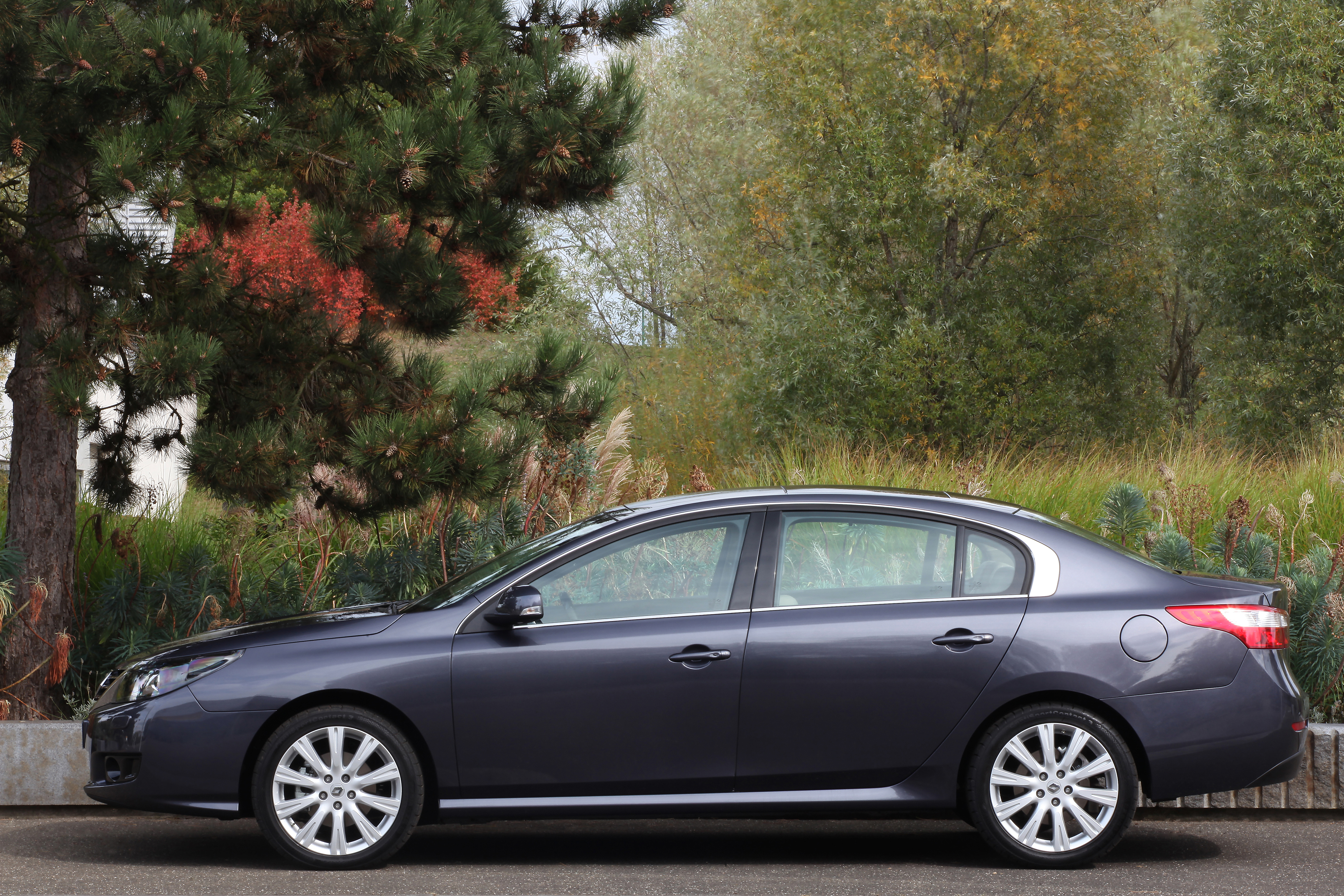 renault latitude РѕС‚Р·С‹РІС‹