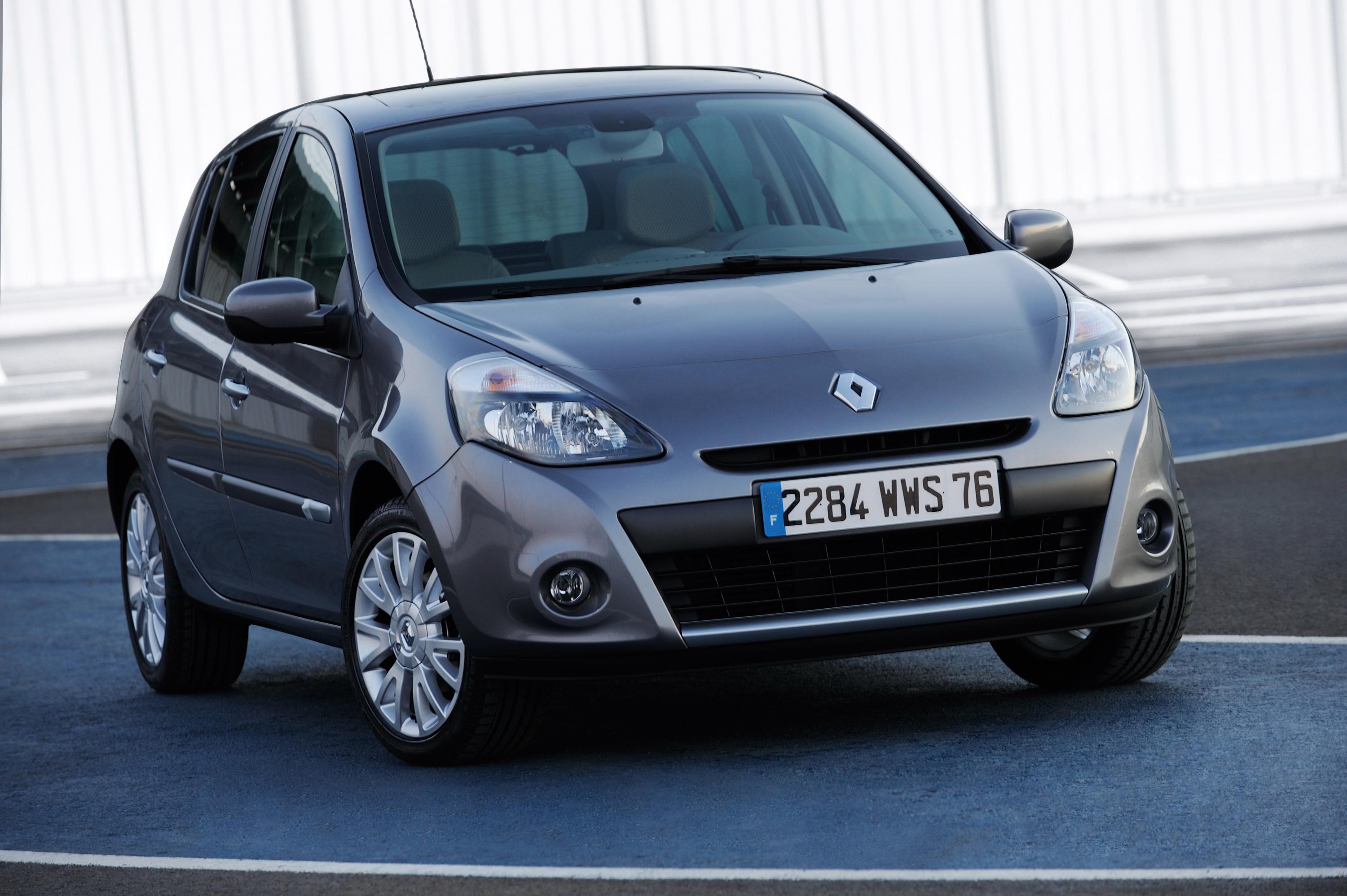 https://www.planeterenault.com/UserFiles/photos/hd/5/7/3/6/19257_HD_ren2009clio.jpg