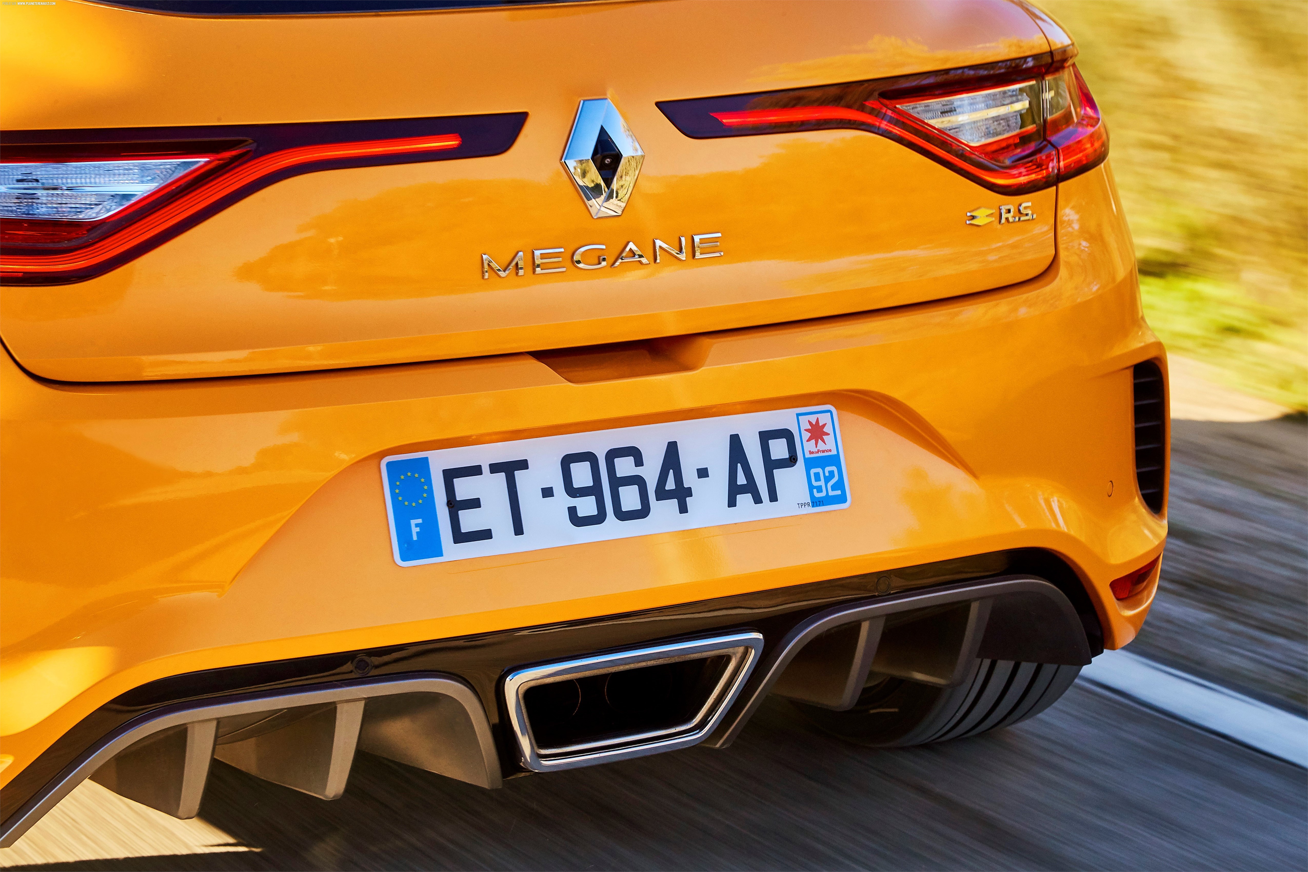 РћР±РѕРё Renault Megane 4rs
