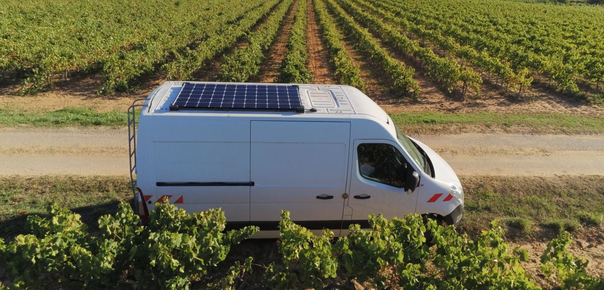Comment Installer un Panneau Solaire sur un Van ?