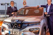E.Leclerc accueille les premières Dacia Spring  