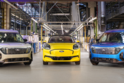 Ford lance trois nouveaux véhicules électriques en Europe : Puma Gen-E, E-Tourneo Courier et E-Transit Courier Renault 