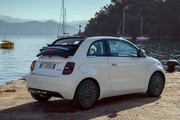 Pourquoi la Fiat 500 Hybrid reste un modèle clé pour la marque italienne ? 