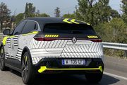 Renault M&eacute;gane E-Tech Electric (2022): le prototype aper&ccedil;u dans le sud