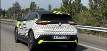 Renault M&eacute;gane E-Tech Electric (2022): le prototype aper&ccedil;u dans le sud