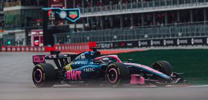 https://www.planeterenault.com/images/300x0/UserFiles/photos/slideshow/2405CanadaSun-1.jpg