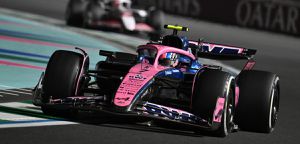 https://www.planeterenault.com/images/300x0/UserFiles/photos/slideshow/BWT_Alpine_Formula_One_Team_-_Grand_Prix_d’Arabie_saoudite_de_Formule_1_2025,_dimanche.jpg