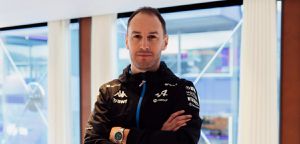 https://www.planeterenault.com/images/300x0/UserFiles/photos/slideshow/Oakes_Alpine.jpg