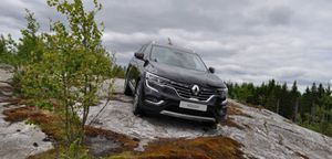 https://www.planeterenault.com/images/300x0/UserFiles/photos/slideshow/Renault_Koleos_2017-7.jpg