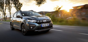 https://www.planeterenault.com/images/300x0/UserFiles/photos/slideshow/Sandero_.png