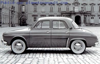Une Renault Dauphine