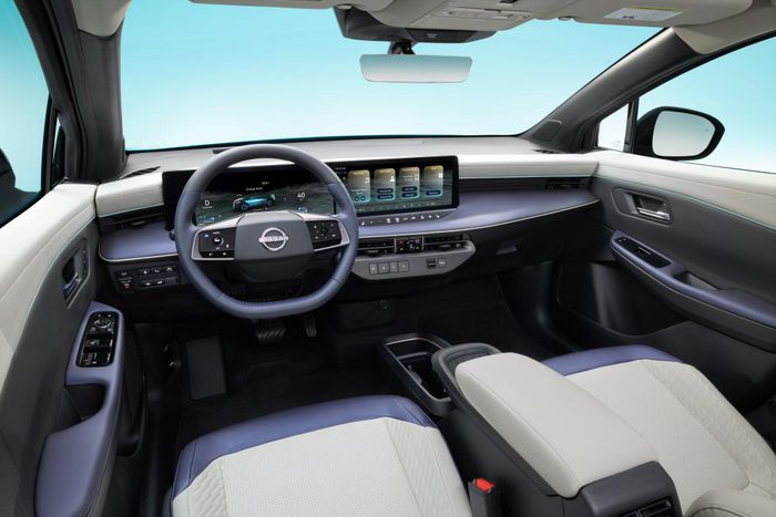 Int&eacute;rieur futur Nissan Leaf 2026