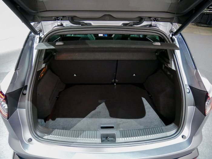 575 dm3 de volume de coffre pour les versions micro-hybrides