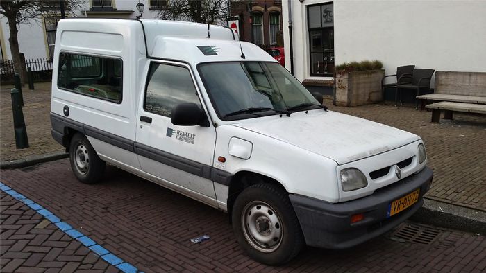 Le Renault Express a écrasé la concurrence, notamment avec le Citroën C15
