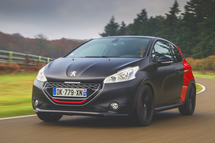 Modèle le plus récent de notre guide, la Peugeot 208 GTI