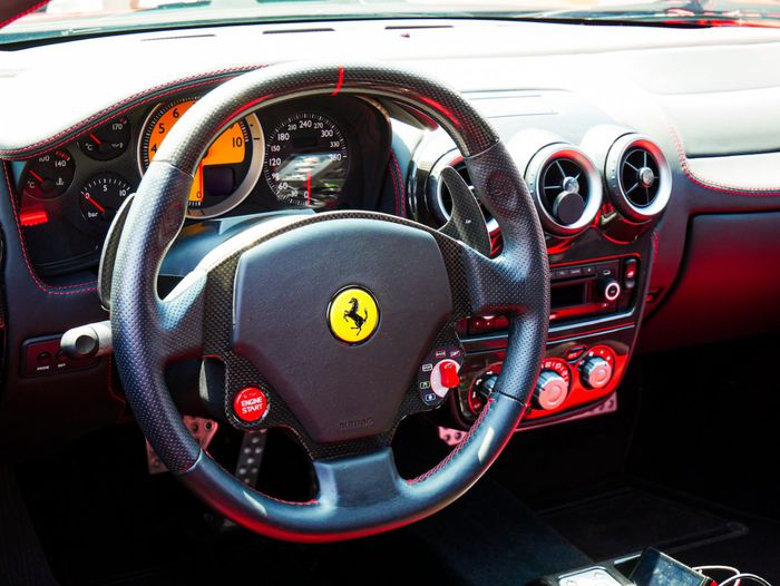 La planche de bord de la F430