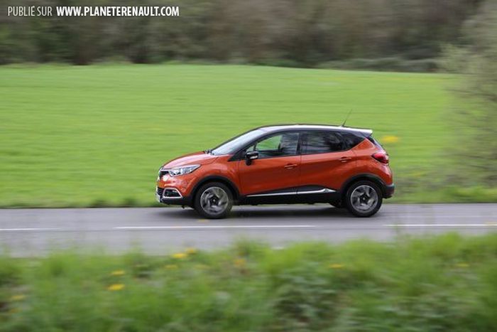 Le Renault Captur sur la route