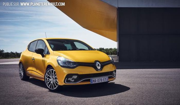 Clio 4 RS - RS Trophy restylée 0