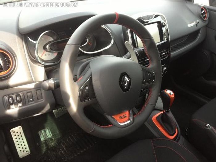 Essai Clio 4 RS 200 intérieur