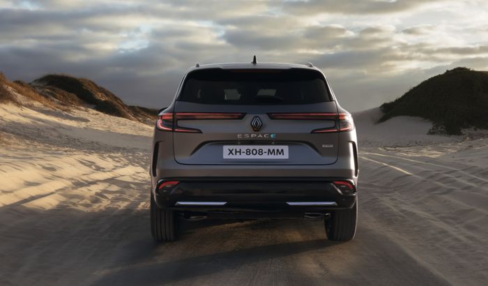 Nouveau Renault Espace 2023 - vue arrière