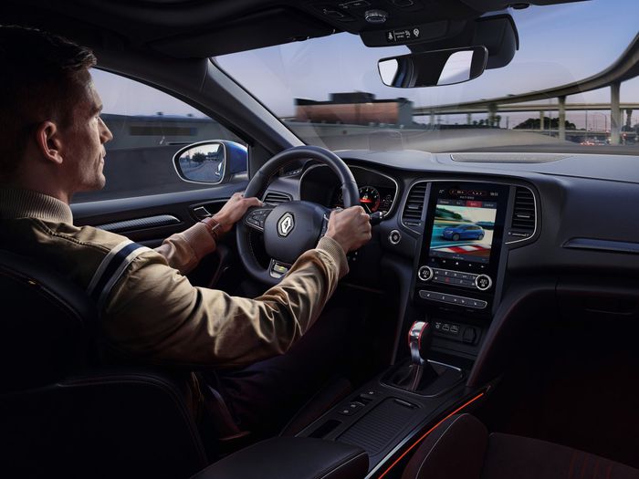 Habitacle et Easy LInk Mégane 2020