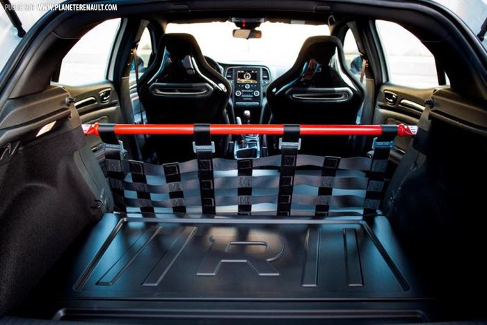 Megane 4 RS Trophy-R sans banquette