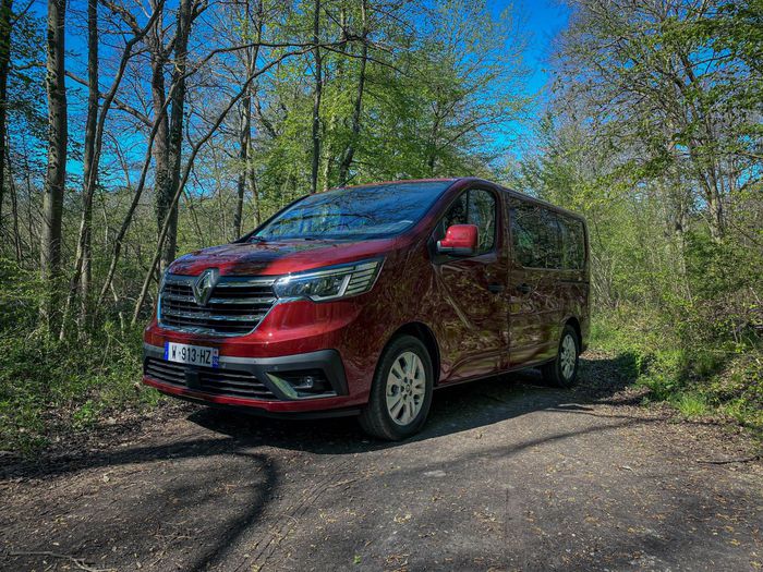 Le Trafic reçoit une nouvelle teinte Rouge Carmin