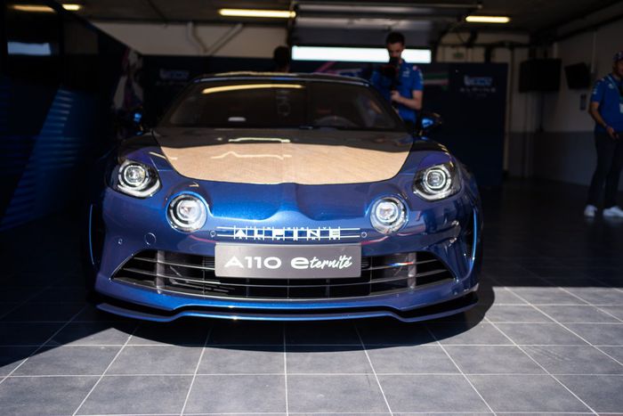 L'A110 E-Ternité présentée sous un autre coloris