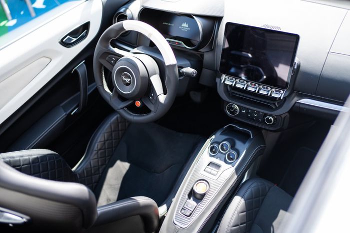 L'intérieur vu du toit découvrable