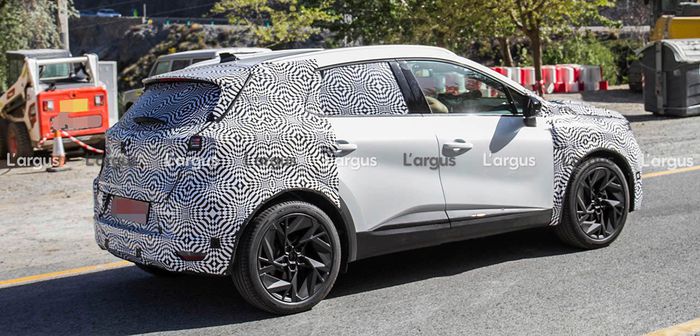Le Captur 2023 aperçu en Espagne