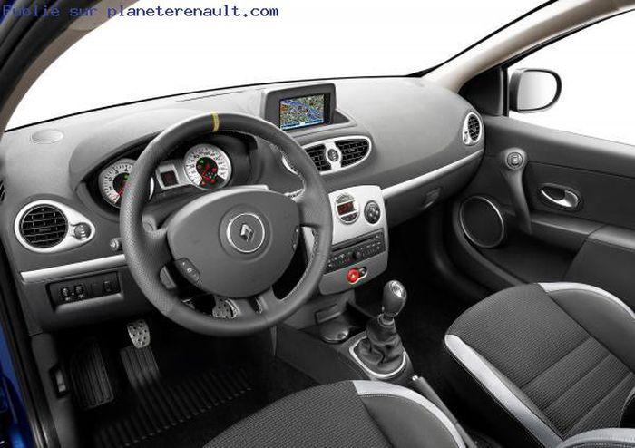 La Clio III restylée et GT officiellement présentée 2