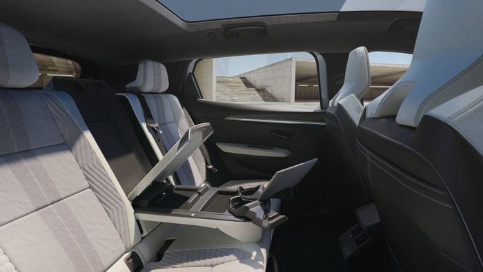 Renault Scénic 2024 bancos traseiros