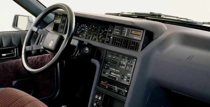 Intérieur Fuego 1983