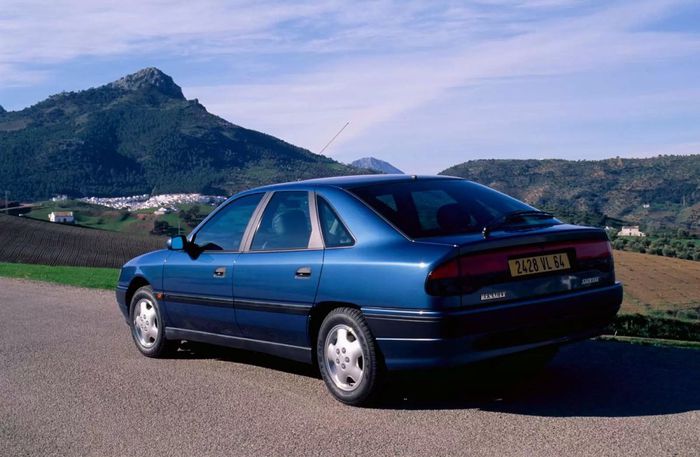 Renault Safrane biturbo 1992