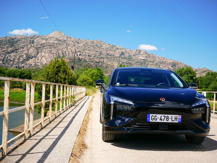 Une autonomie de 450 km en cycle WLTP et une consommation mesurée de 16,2 kWh/100 km