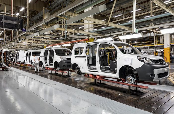 le site de Maubeuge récupère les utilitaires Nissan 