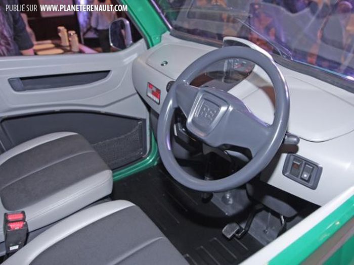 Bajaj RE60
