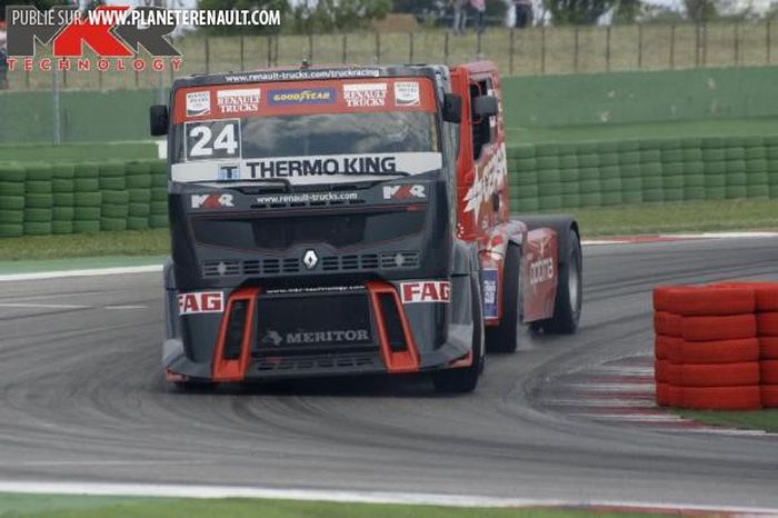 Victoire pour le Renault Premium Racing 0