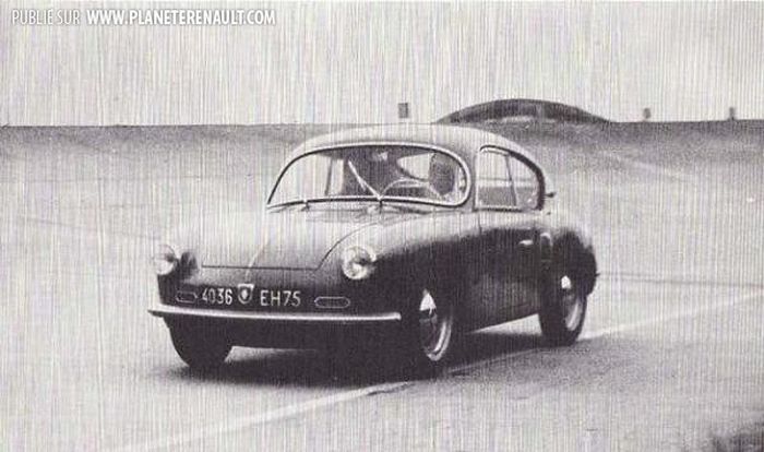 La 4CV, une bête de course 1