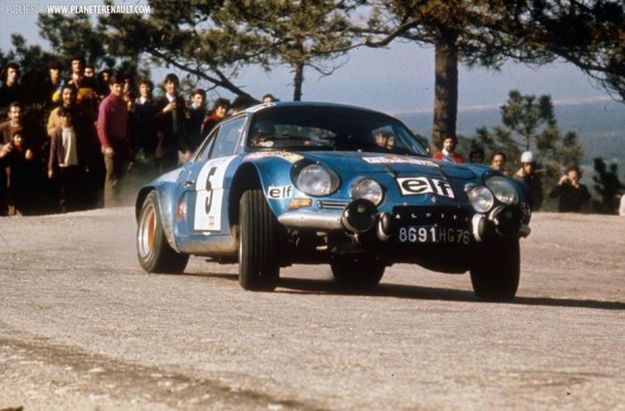 Alpine A110 en course