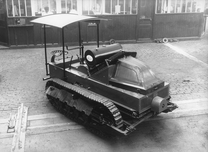 Tracteur à chenille Renault Type GP