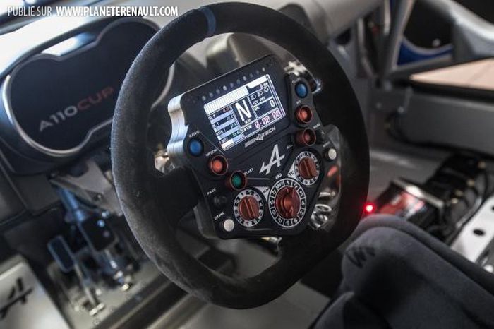 Habitacle poste de pilotage Alpine Renault A110 cup