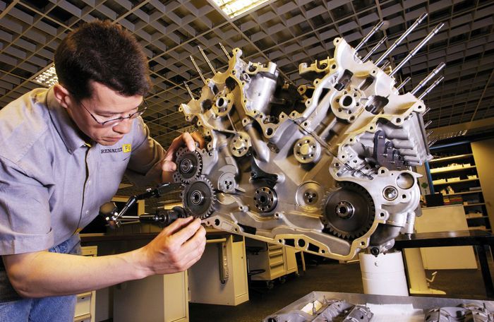 Nouveau moteur Renault RS21 V10 à 111°