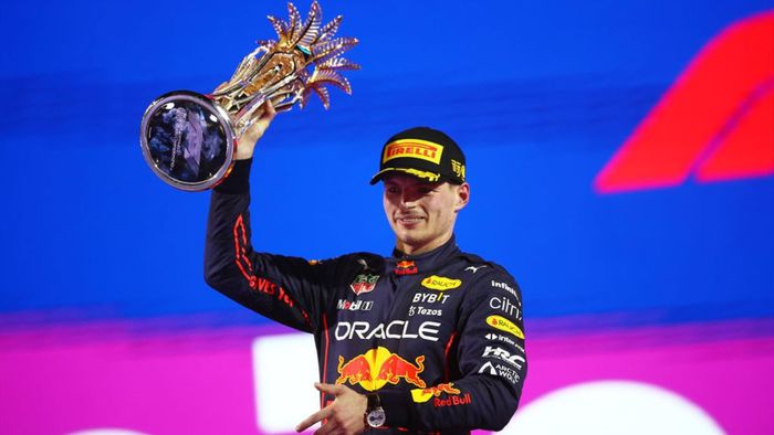 2e l'an passé, Verstappen monte sur la plus haute marche à Djeddah cette saison