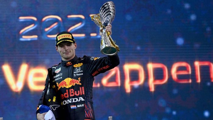 Verstappen champion si...