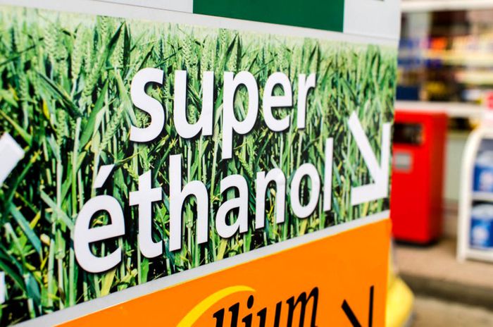 Le super éthanol, plus de 2 fois moins cher que le gasoil ou l'essence