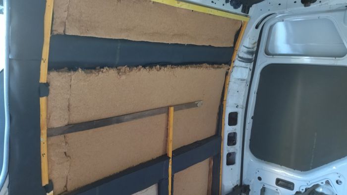 Pose de la laine de bois